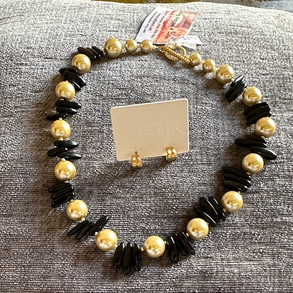 Black and Gold Necklace Set NWT